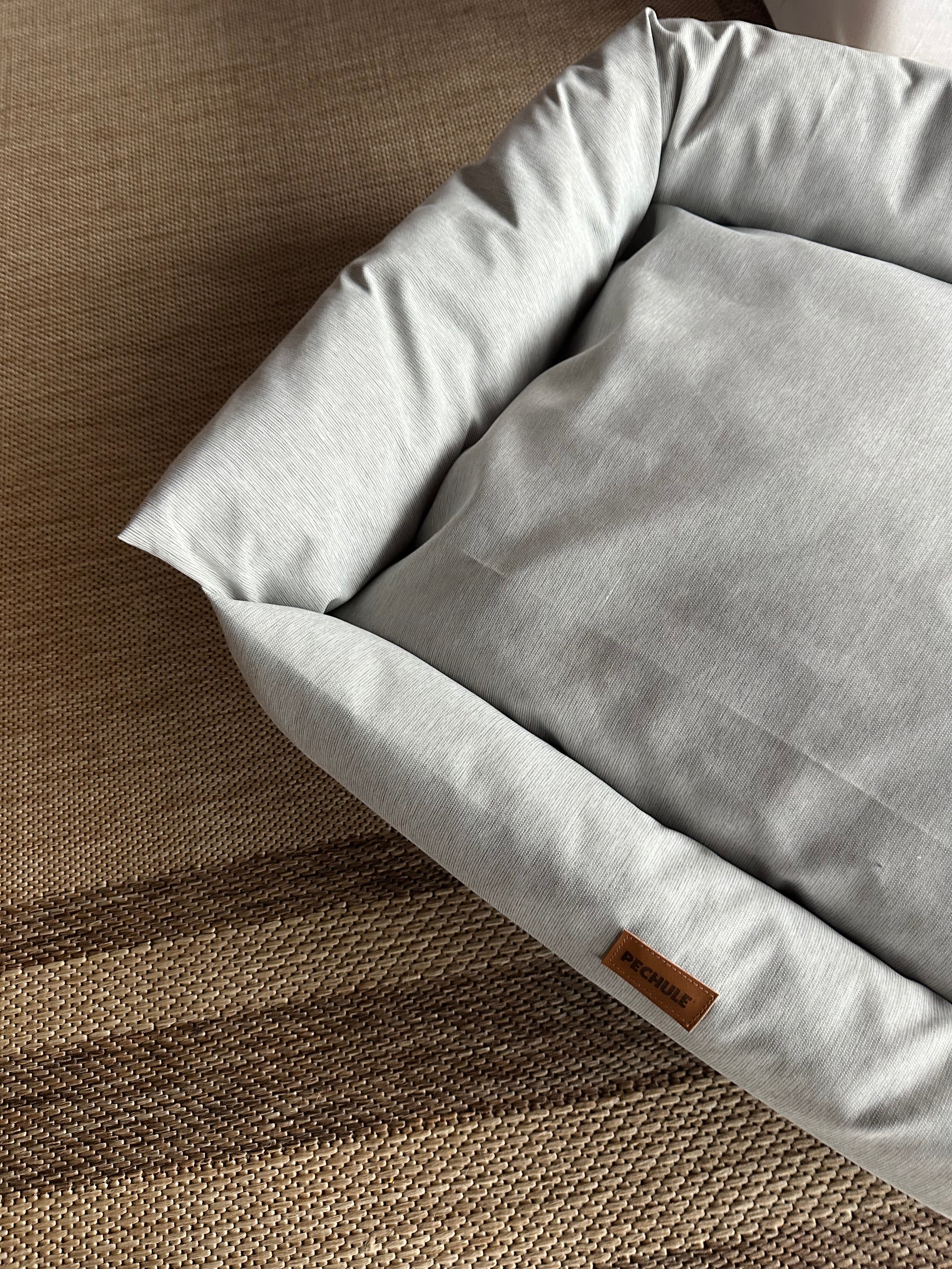 Camita Impermeable Gris - Talle M (75x60 cm)