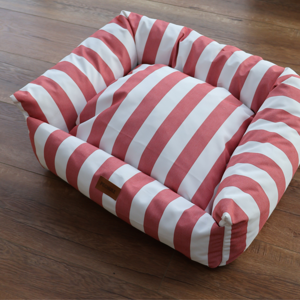 Camita Impermeable Roja - Talle S (60x50cm)