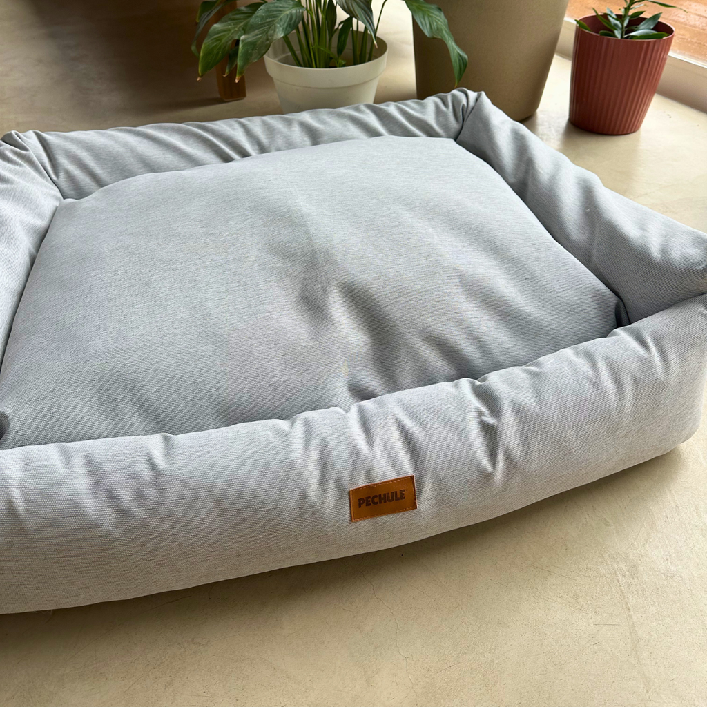 Camita Impermeable Gris - Talle L (90x70cm)