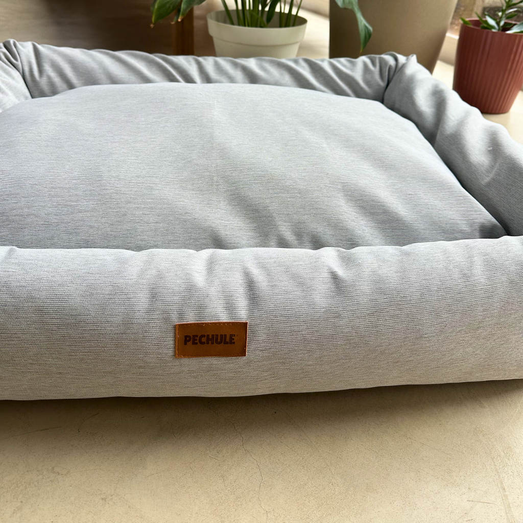 Camita Impermeable Gris - Talle L (90x70cm)