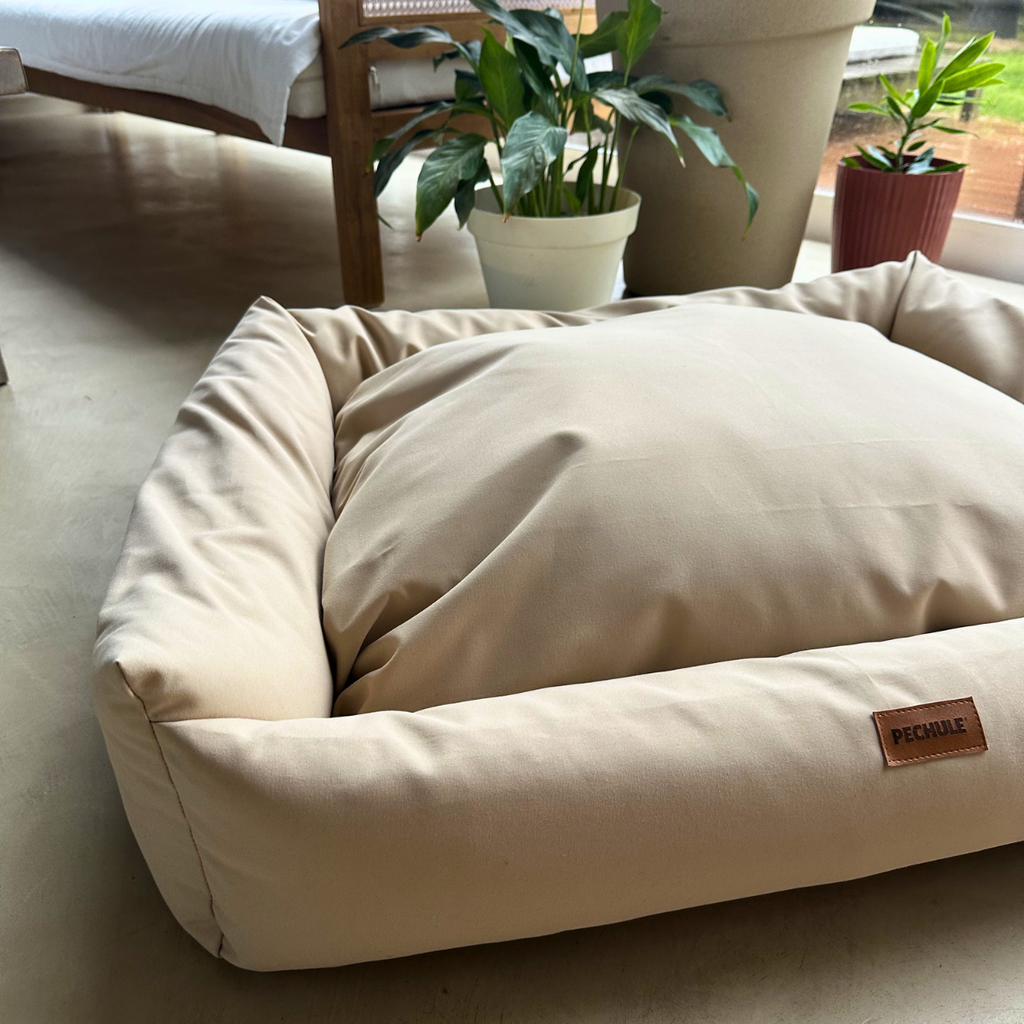 Camita Impermeable Beige - Talle L (90x70cm)