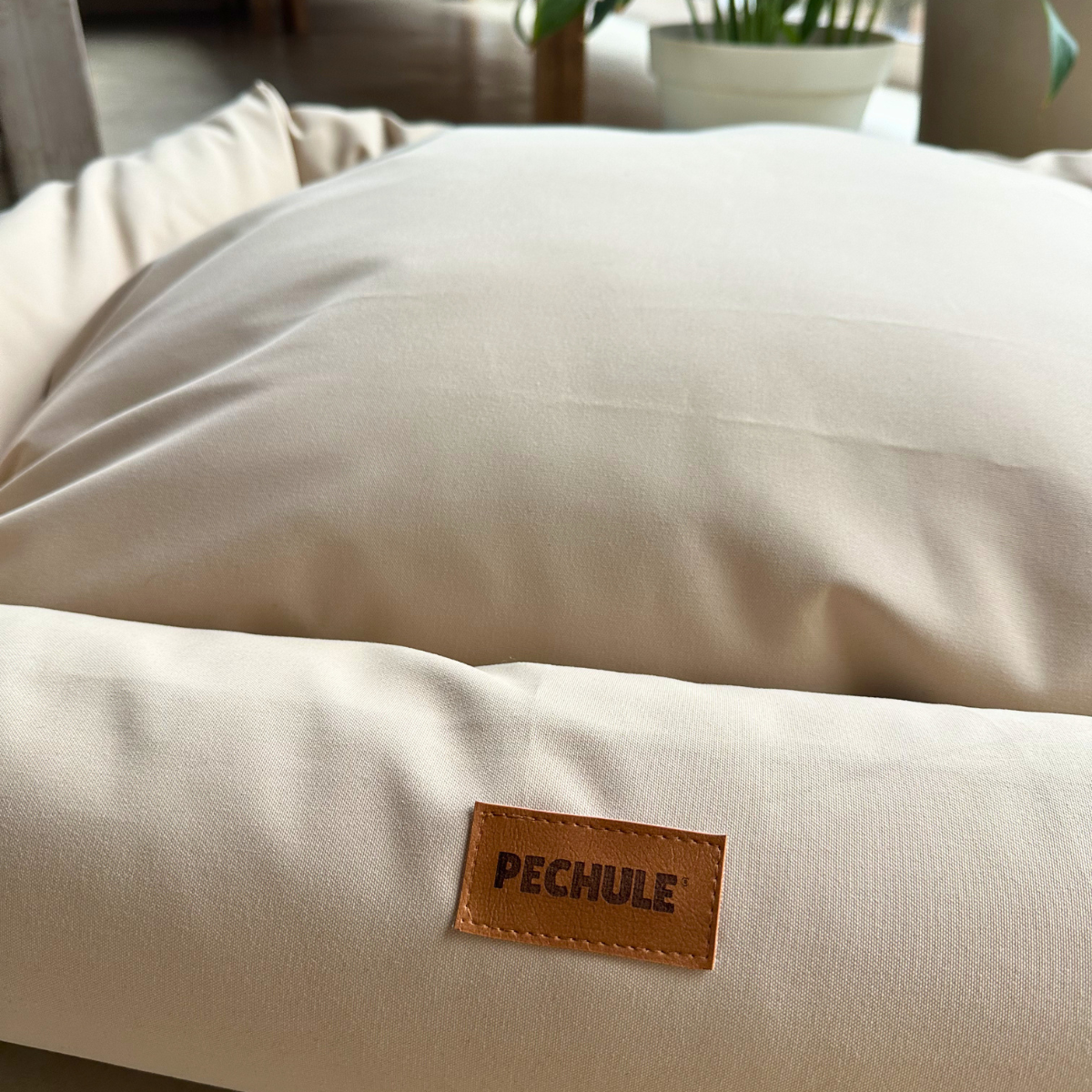Camita Impermeable Beige - Talle L (90x70cm)