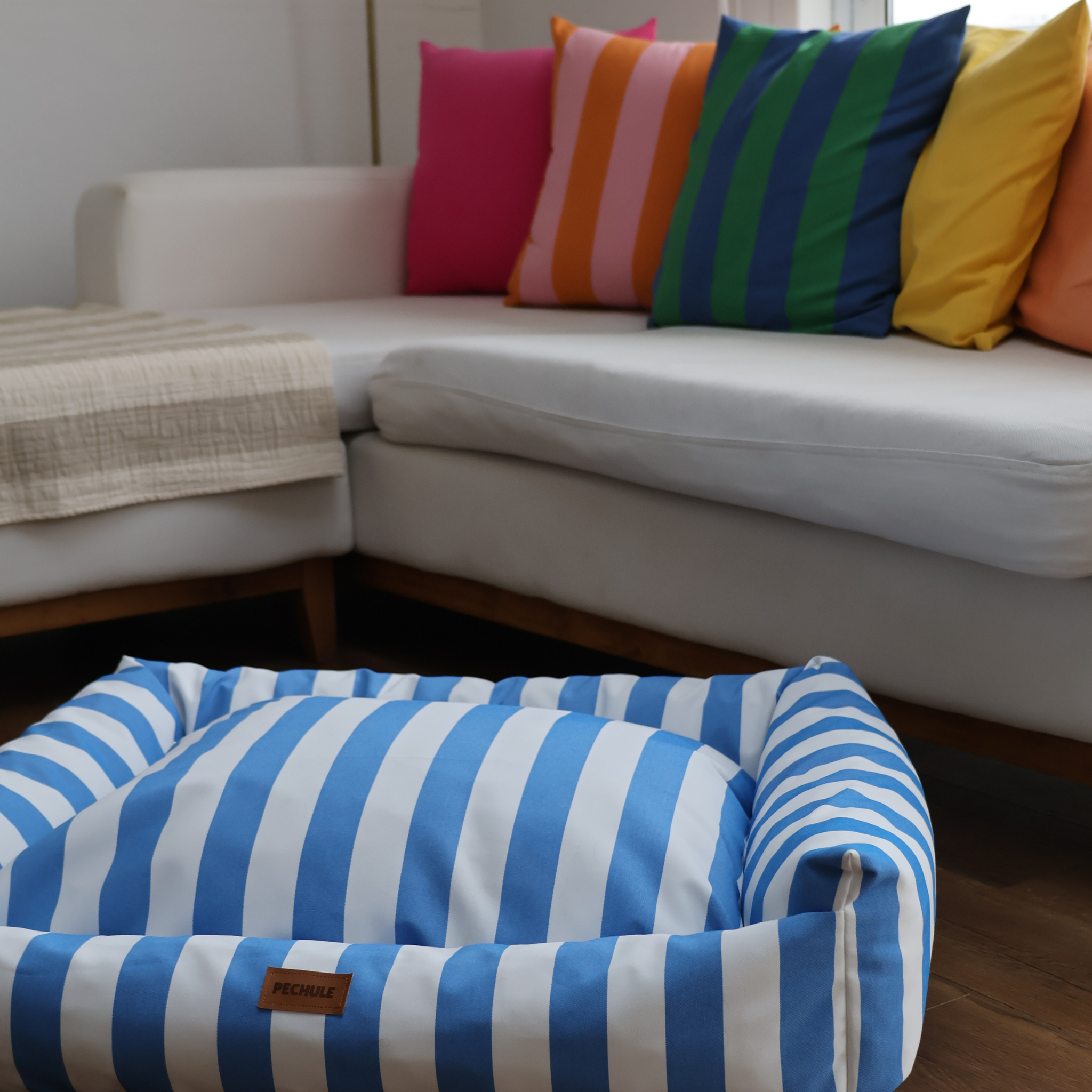 Camita Impermeable Azul - Talle M (75x60cm)