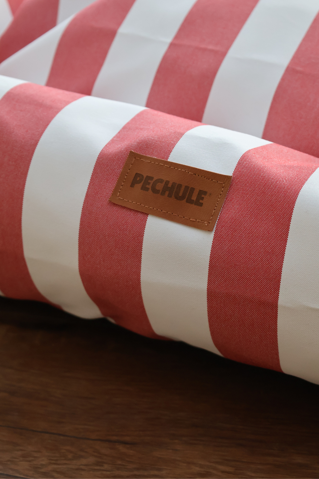 Camita Impermeable Roja - Talle S (60x50cm)