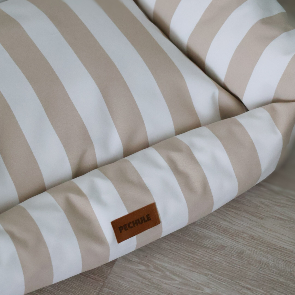 Camita Impermeable Beige - Talle M (75x60 cm)
