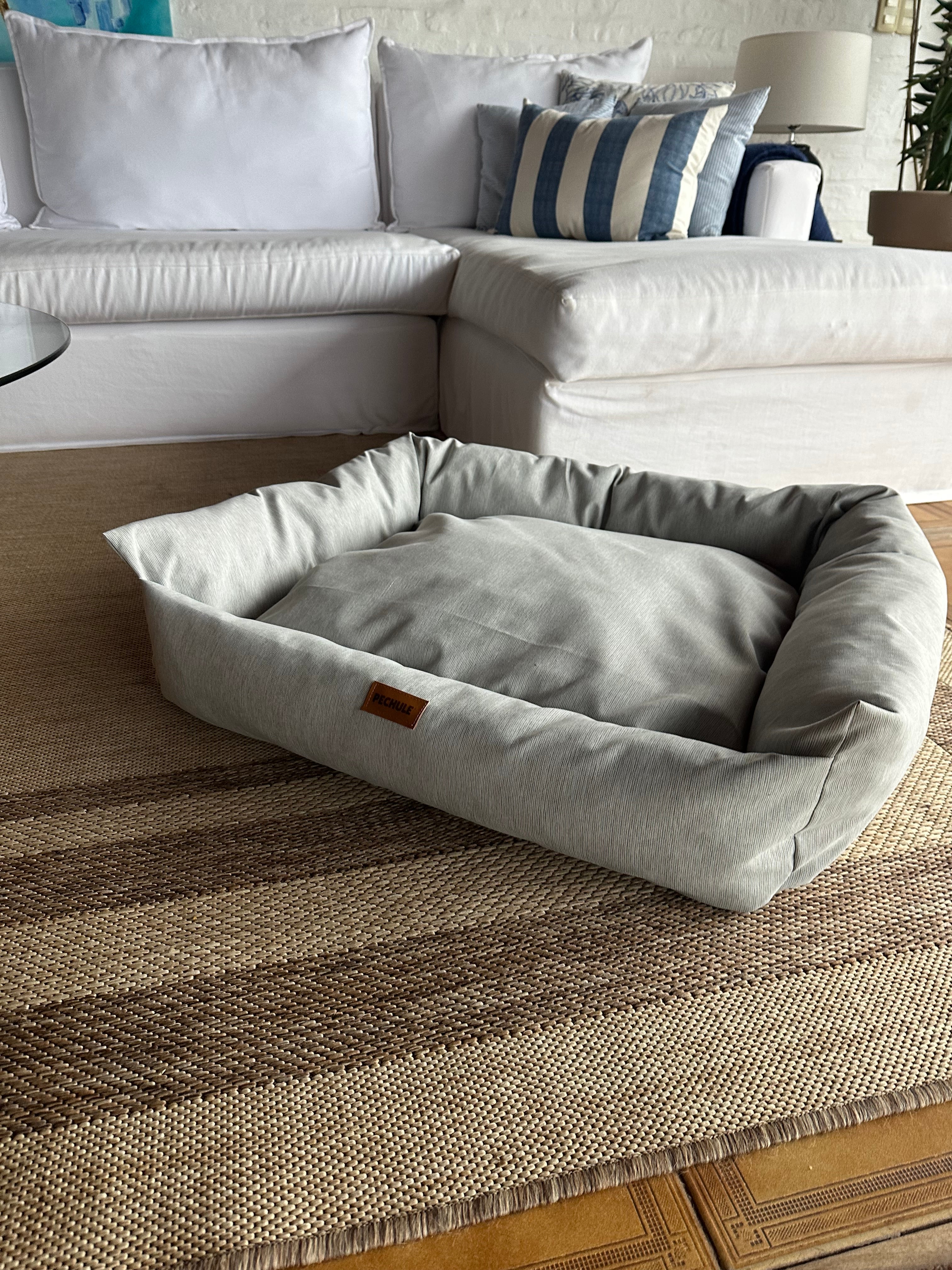 Camita Impermeable Gris - Talle M (75x60 cm)