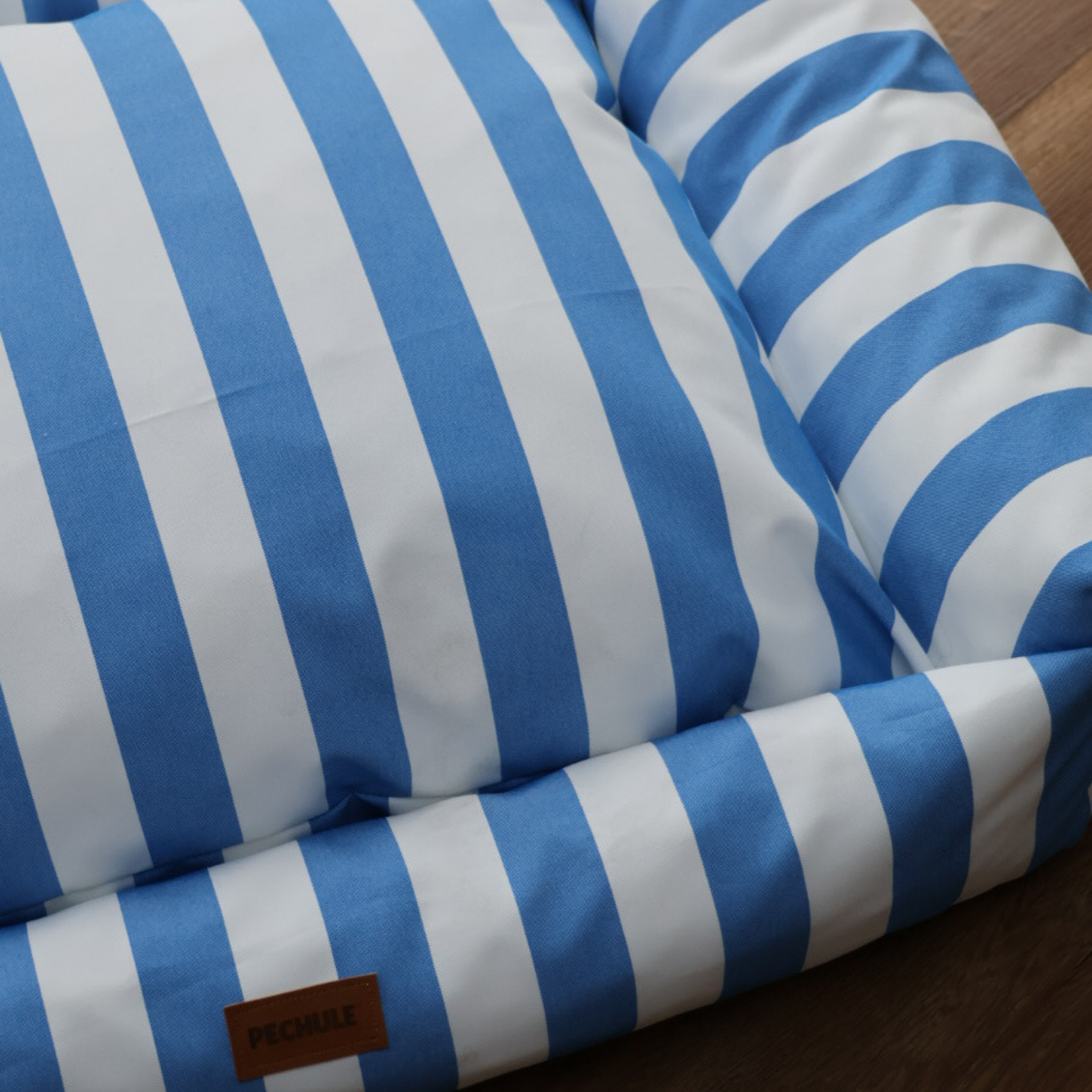 Camita Impermeable Azul - Talle L (90x70cm)
