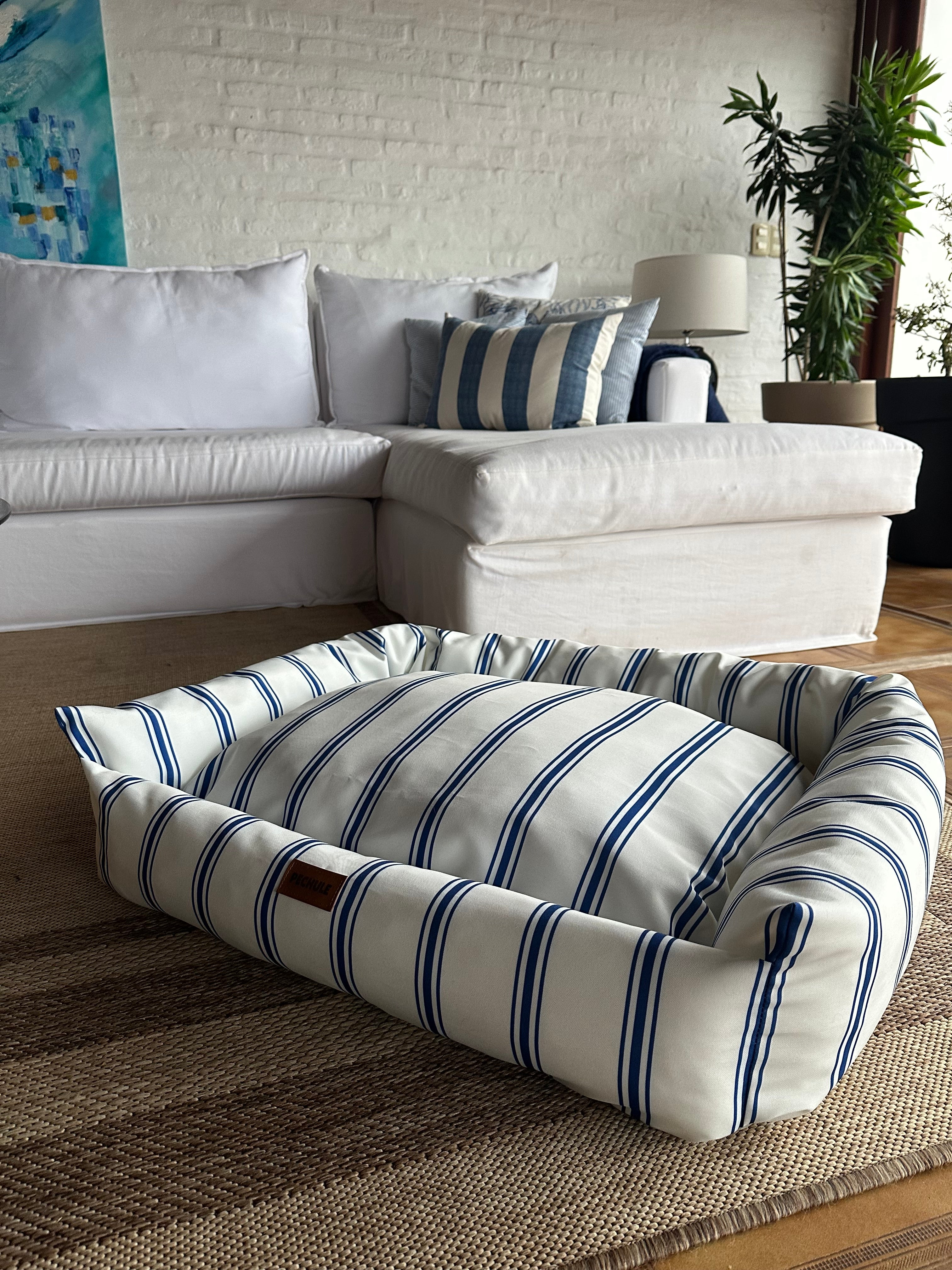 Camita Impermeable Rayitas - Talle M (75x60 cm)