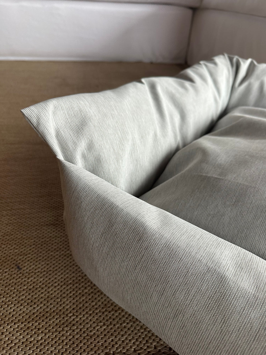 Camita Impermeable Gris - Talle M (75x60 cm)