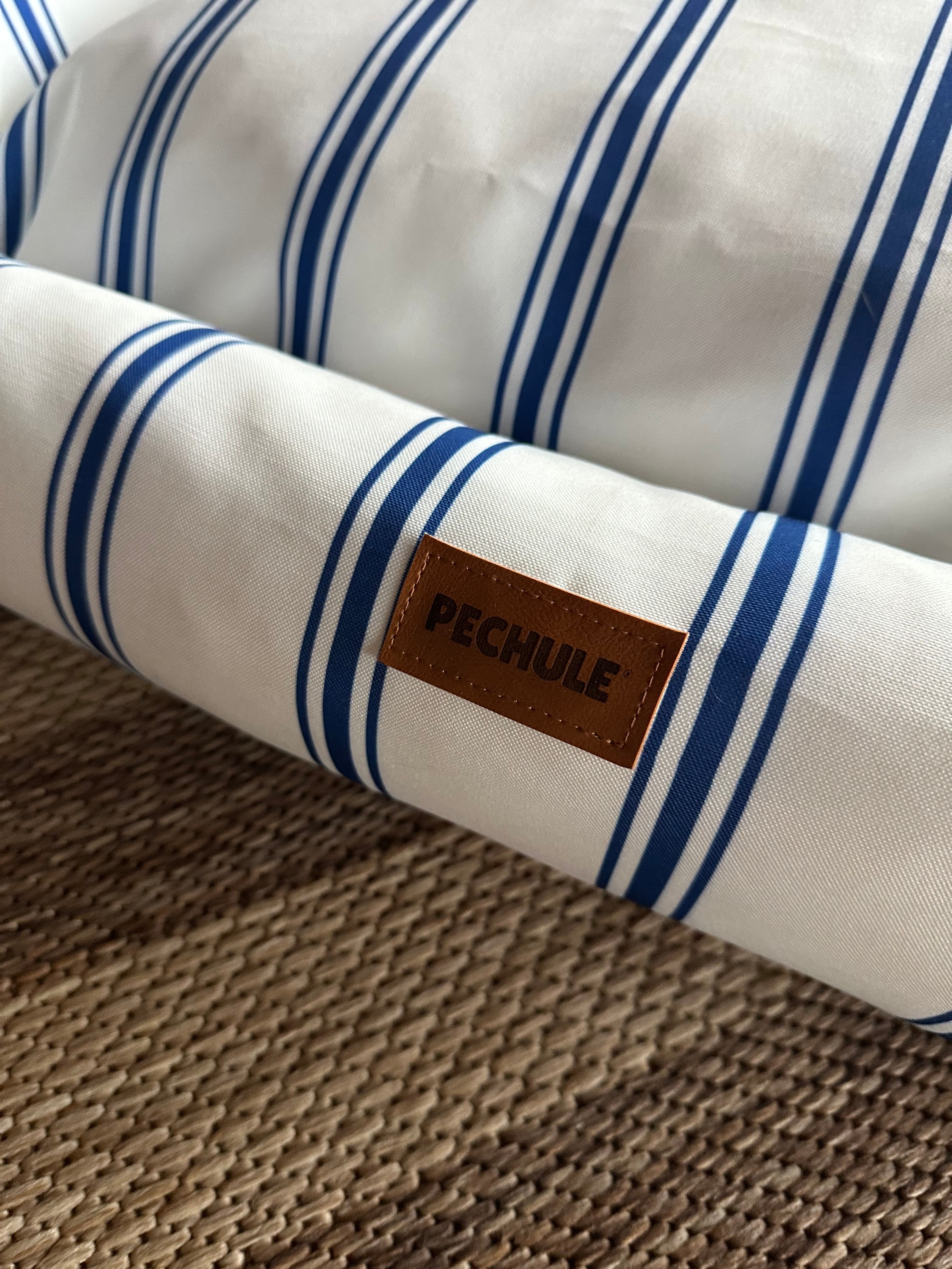 Camita Impermeable Rayitas - Talle M (75x60 cm)