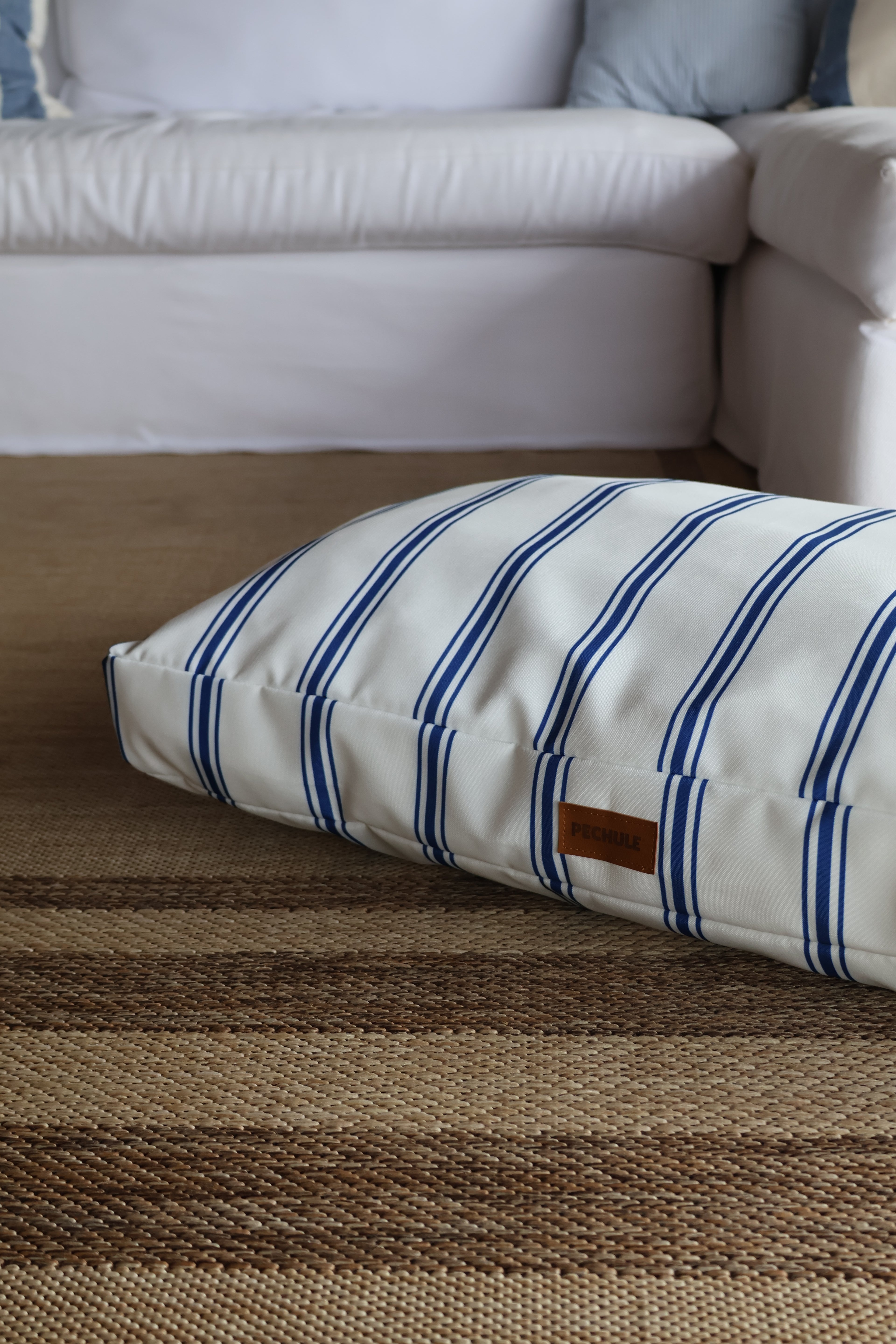 Colchoneta Blanca y Azul - Talle M (75x50cm)